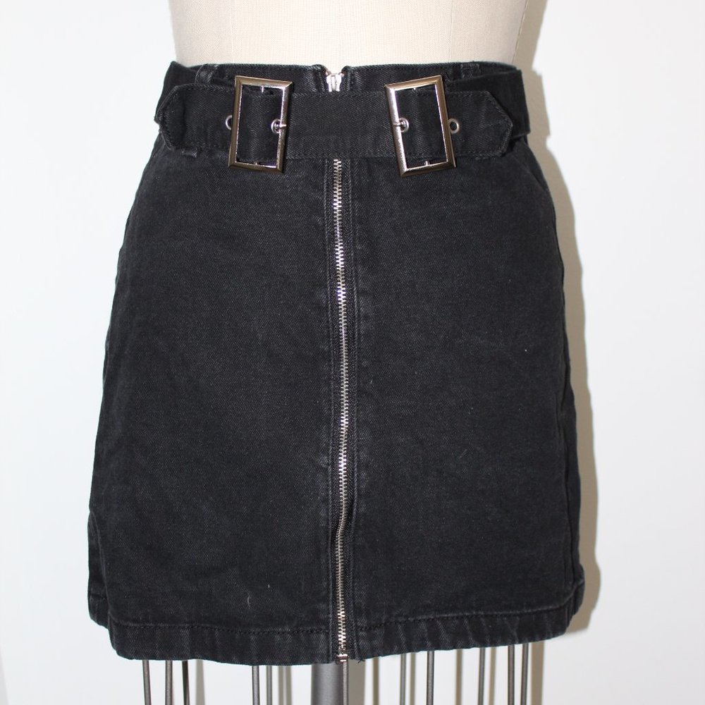 FASHIONNOVA BLACK DENIM MINI SKIRT WITH DOUBLE BUCKLE BELT SIZE SMALL